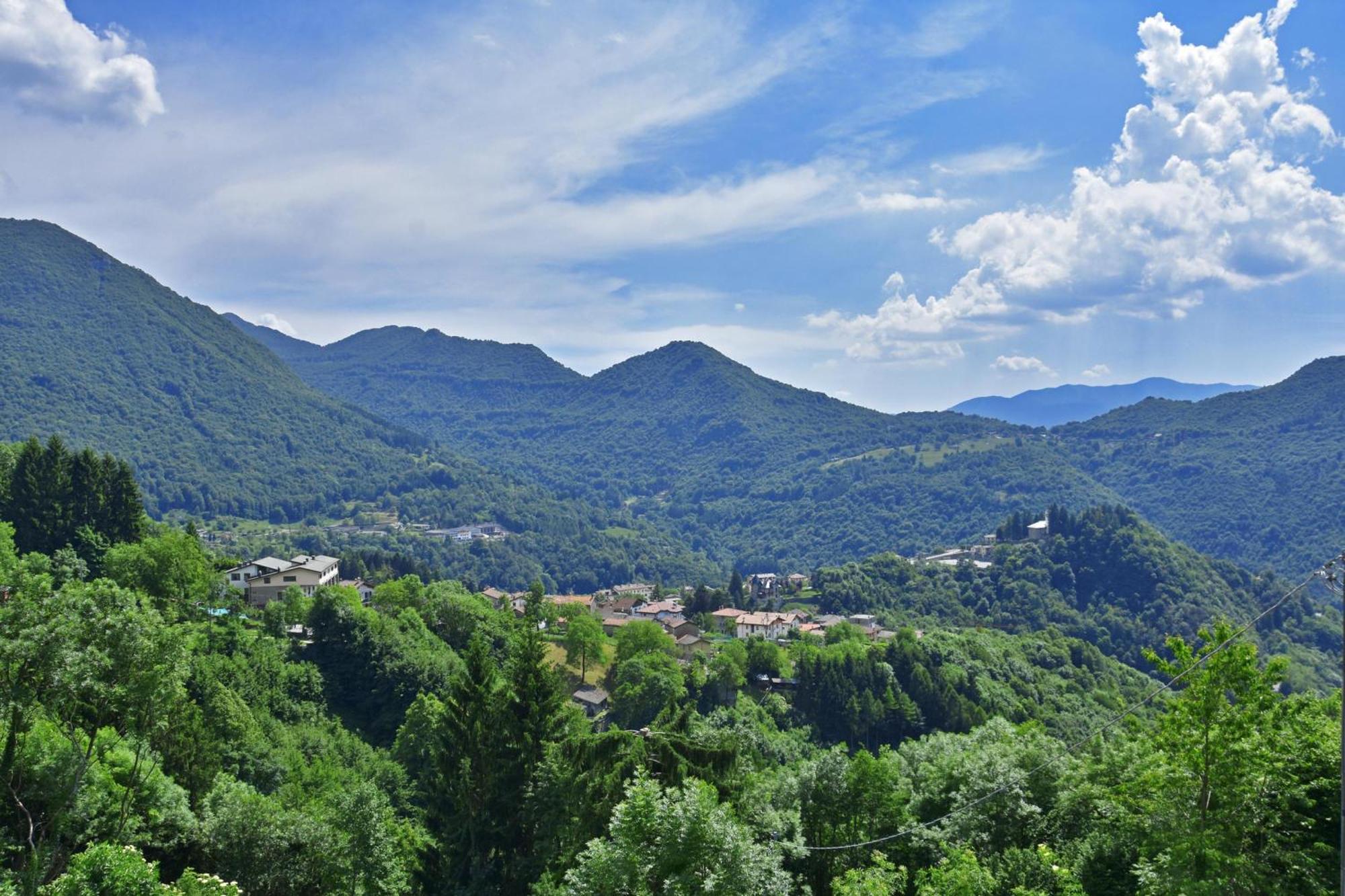 Casa Busso - Happy Rentals Esino Lario エクステリア 写真