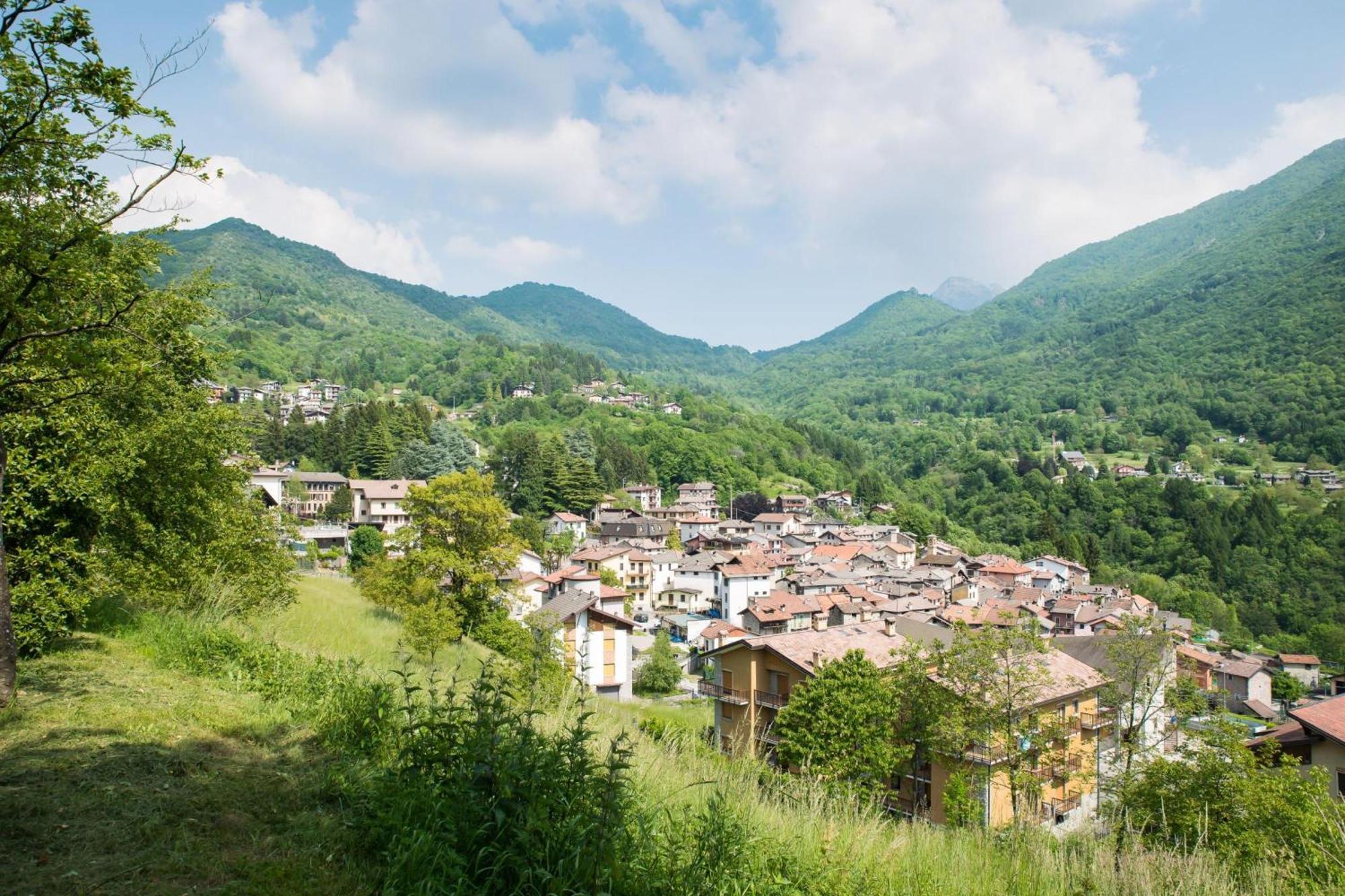 Casa Busso - Happy Rentals Esino Lario エクステリア 写真