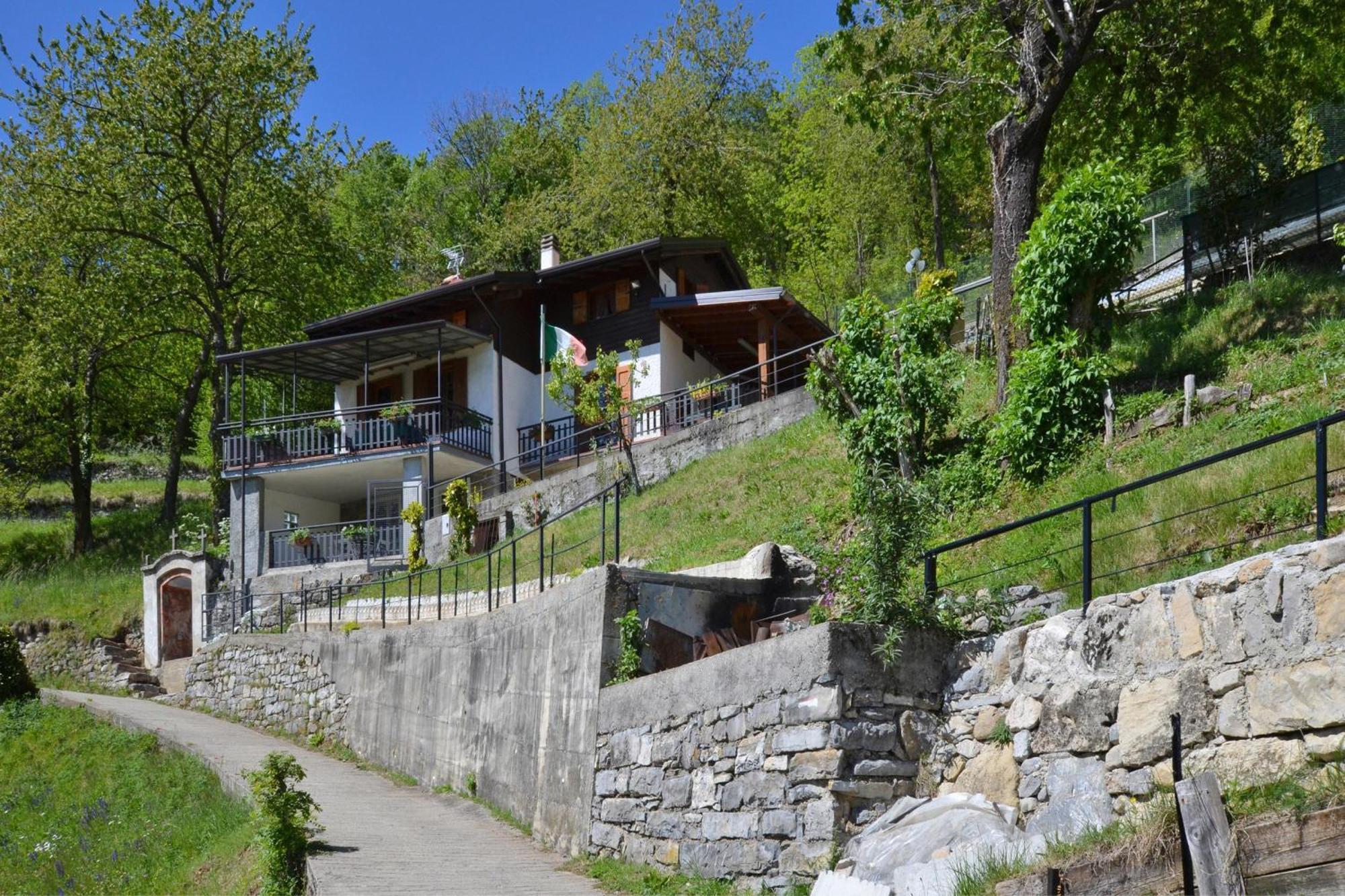 Casa Busso - Happy Rentals Esino Lario エクステリア 写真