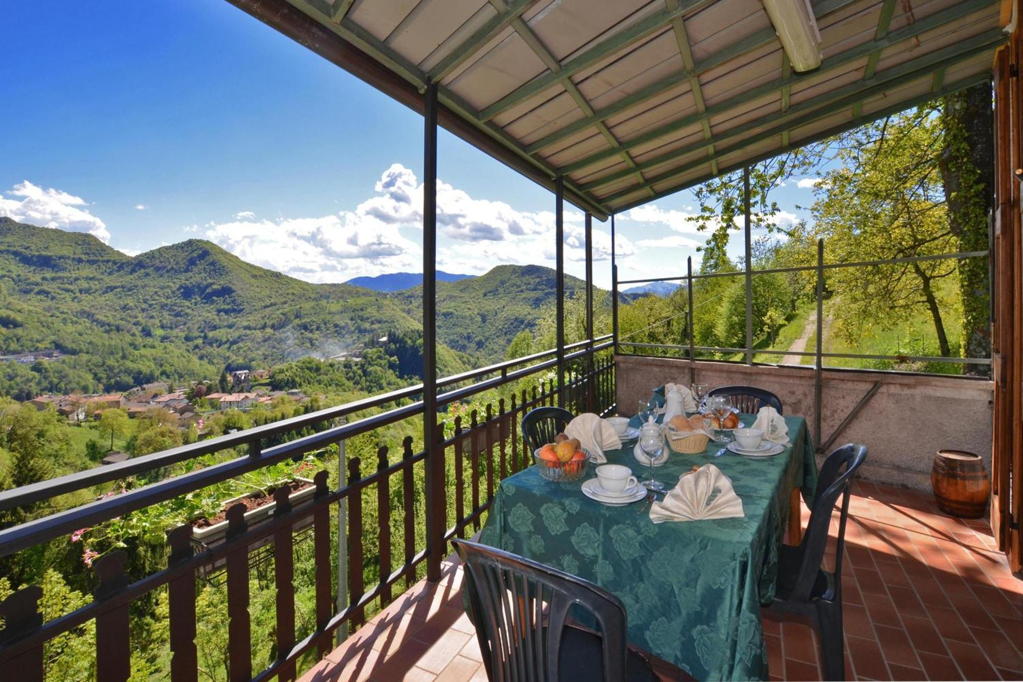 Casa Busso - Happy Rentals Esino Lario エクステリア 写真